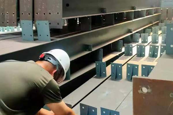 長春?彩鋼瓦翻新時(shí)有哪些注意事項(xiàng)？